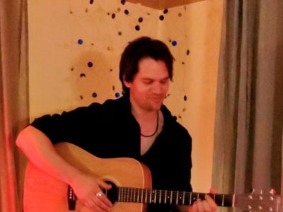 Michael Benjamin aus Zürich, Wohnzimmerkonzert, Gochsheim